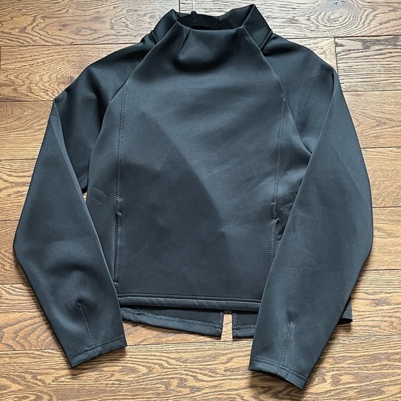 [Lolë] Spacer Funnel Neck - Black Beauty - XS - Picture 5 of 9